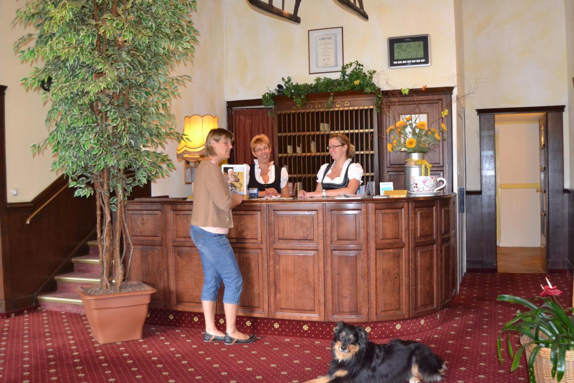 Hotel Vier Jahreszeiten Garmisch-Partenkirchen Exterior foto